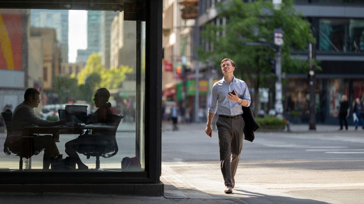 Der erstaunliche Effekt, warum Menschen im Gehen oft bessere Ideen haben als im Sitzen